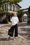 Kadın beyaz kalp detaylı oversize kısa kol T-shirt