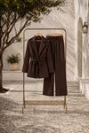 Kadın taş detaylı kuşaklı blazer ceket ve bol paça pantolon takım DKMRS003